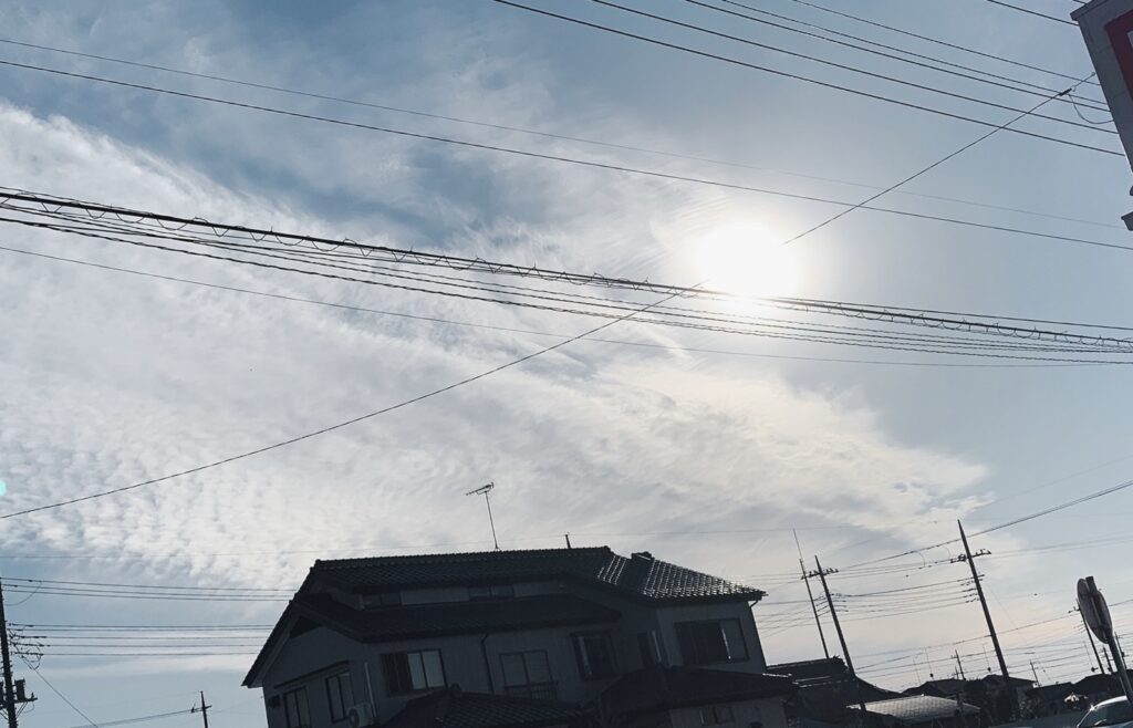 龍の雲、龍神雲を見たときの意味とは?実はスピリチュアルな意味を含みます | 占いサロン【LOA】